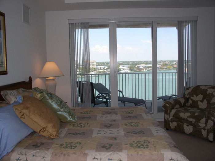 Interior08.JPG